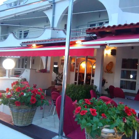 Guest House Garfild 2 Novi Vinodolski Exterior foto