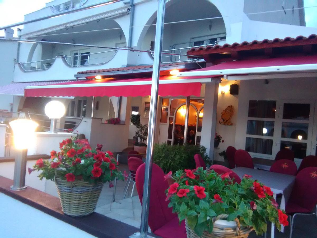 Guest House Garfild 2 Novi Vinodolski Exterior foto
